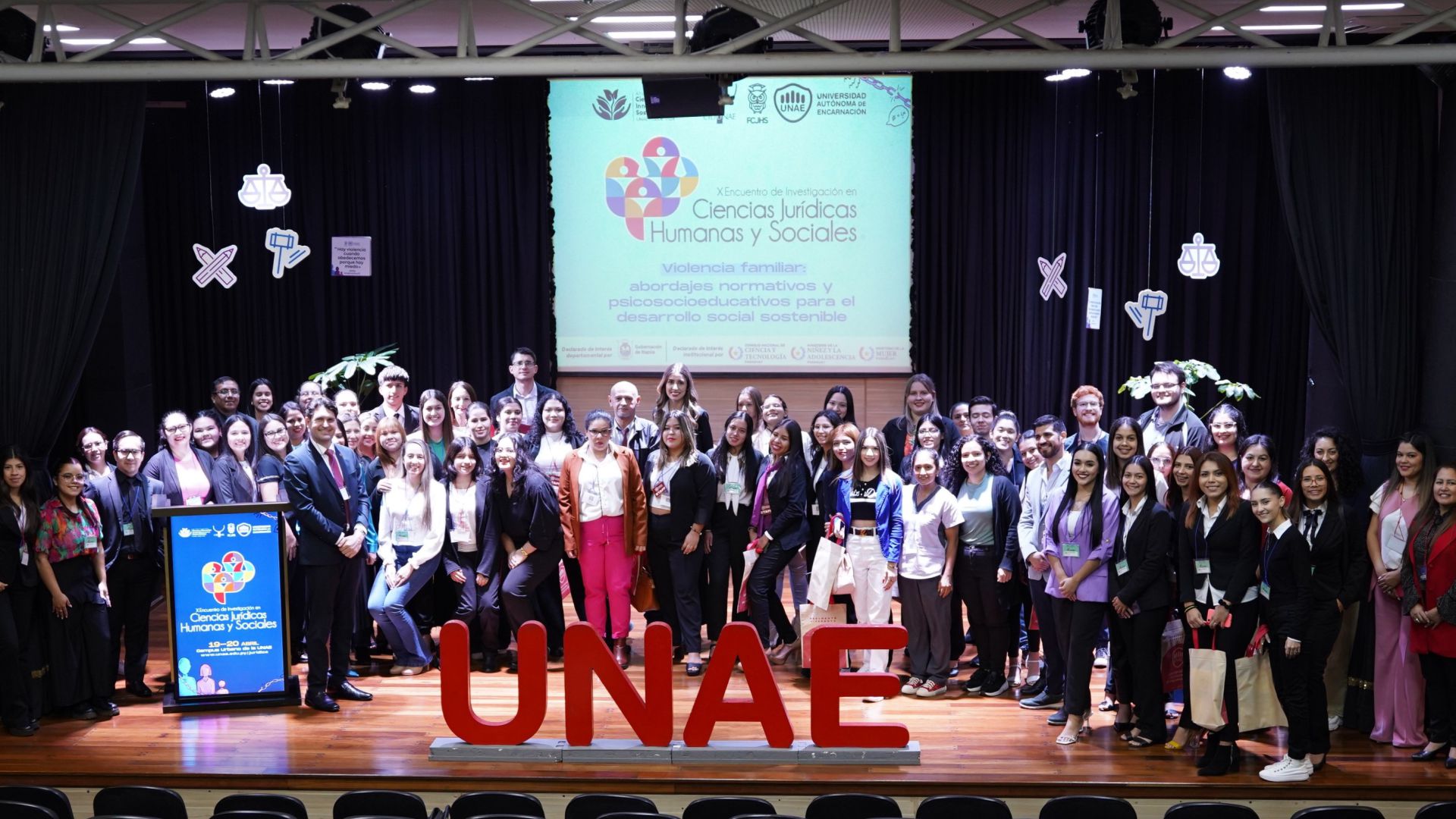Encuentro Académico de alto nivel abordó la temática de la Violencia Familiar en la UNAE