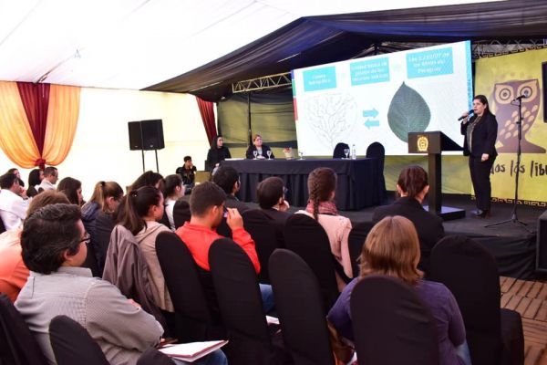 jornada-de-divulgacion-cientifica-libroferia-encarnacion-unae-2019-0119EB2B6E-785A-CE2D-6D01-17776B817B6C.jpg