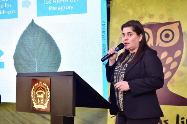 jornada-de-divulgacion-cientifica-libroferia-encarnacion-unae-2019-05CDF90BE3-136E-8FCA-A373-F617C2503582.jpg