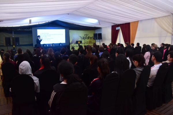 jornada-de-divulgacion-cientifica-libroferia-encarnacion-unae-2019-1170247AF0-951A-B408-EE49-6E3F1D861068.jpg