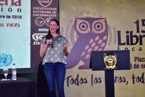 jornada-de-divulgacion-cientifica-libroferia-encarnacion-unae-2019-13067AE9C3-19D0-9755-1A5E-948CA9D656D3.jpg