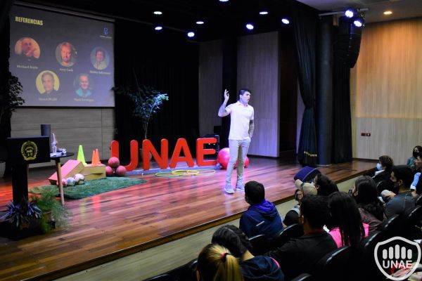 04-5-hdtv-1080-unae6E59396E-06E2-761F-EA3A-9F95C750DB55.jpg