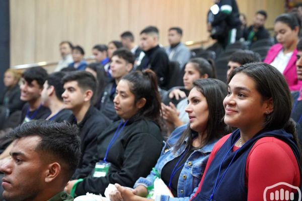 comunicaciones-congreso-educacion-fisica-deporte-y-salud-16E9A6B82D-18C7-64F8-368D-EF45377B4828.jpg