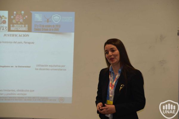 18-10-12-encuentro-de-tesistas-e-investigadores-primer-dia-13-copiar09213C90-BB9A-2FAF-3B60-8E3A04DACF66.jpg