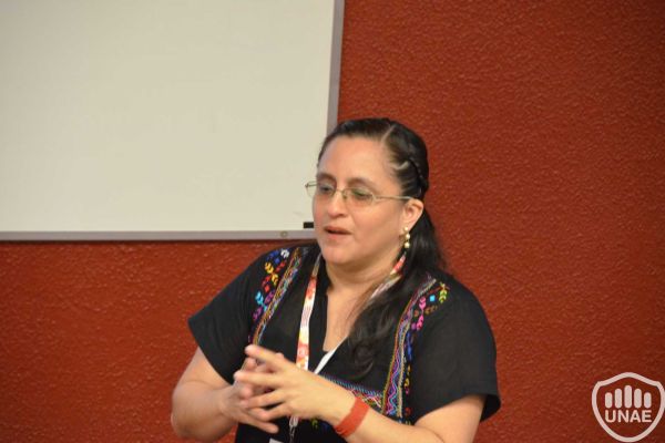 18-10-12-encuentro-de-tesistas-e-investigadores-primer-dia-30-copiarBFEA4CBF-E4FD-26B0-AFFE-A7F52C923204.jpg