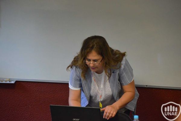 18-10-12-encuentro-de-tesistas-e-investigadores-primer-dia-65-copiar8C638D8A-CAD6-3D4E-08AB-3E2ECE577A13.jpg