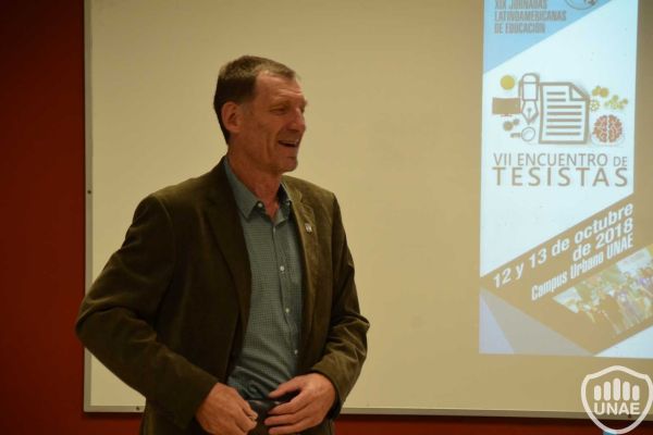 18-10-12-encuentro-de-tesistas-e-investigadores-primer-dia-8-copiarDE753E03-E8FE-4752-660D-C8047C0DD8B8.jpg