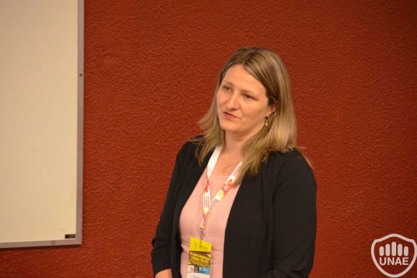 18-10-12-encuentro-de-tesistas-e-investigadores-primer-dia-86-copiarCFFC3503-901F-094B-089B-F5E05E8F00BC.jpg