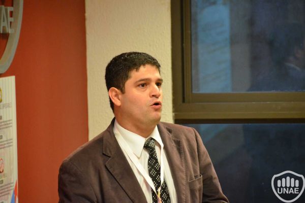 18-10-12-encuentro-de-tesistas-e-investigadores-primer-dia-96-copiar29B76A9A-5EEB-F91D-BB9B-59E27F7BF33B.jpg