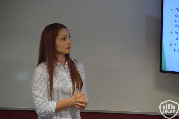 1ix9kg-lC7F7DBF5-3D53-5244-2CFA-7D54092F5031.jpg