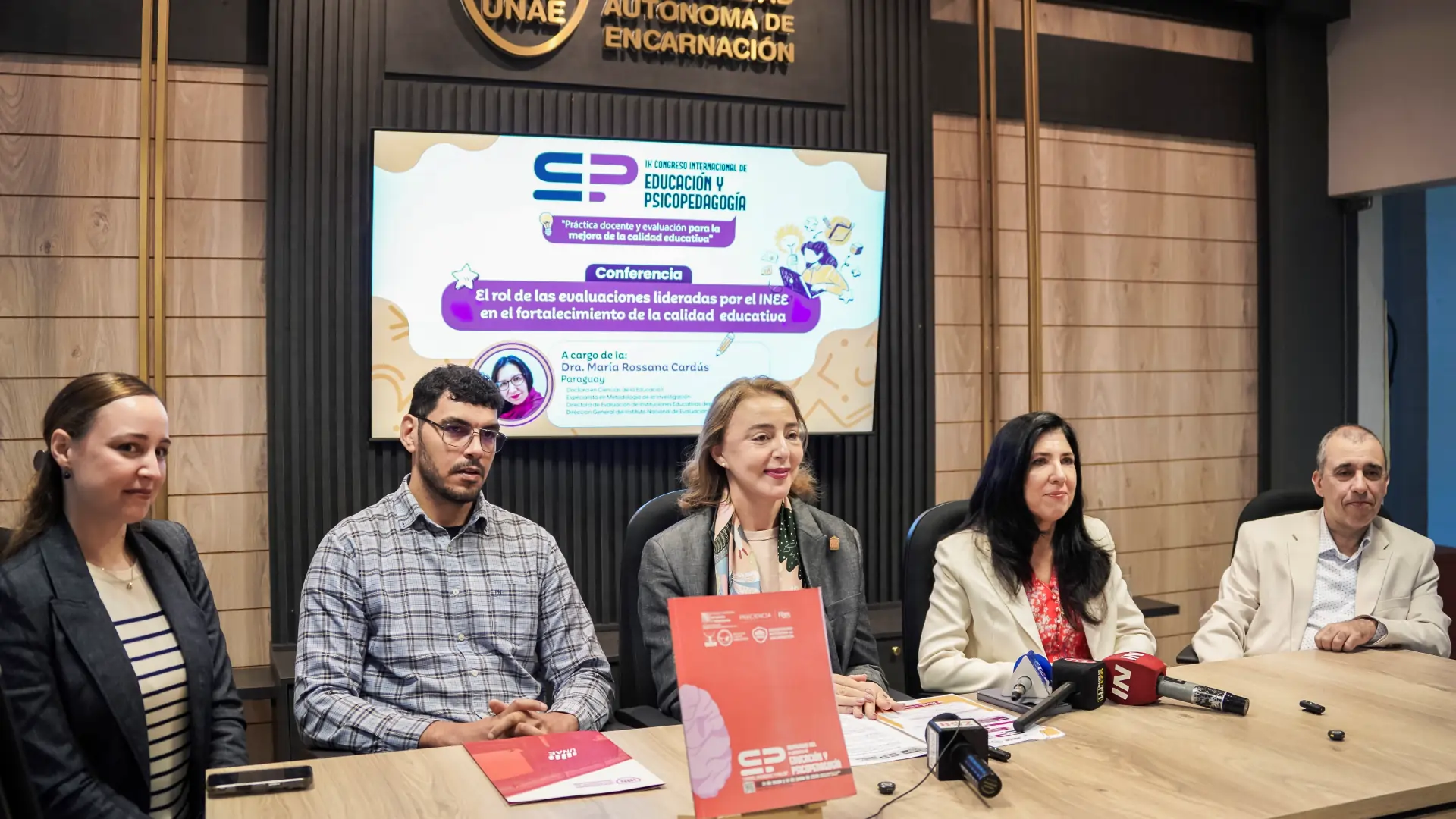 Conferencia de prensa del IX Congreso de Educación y Psicopedagogía