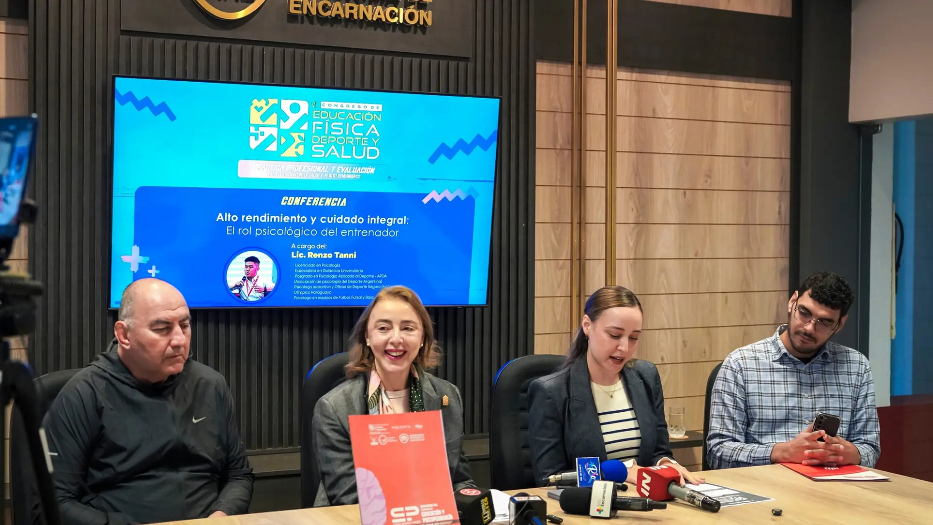 Conferencia de prensa del VI Congreso de Educación Física