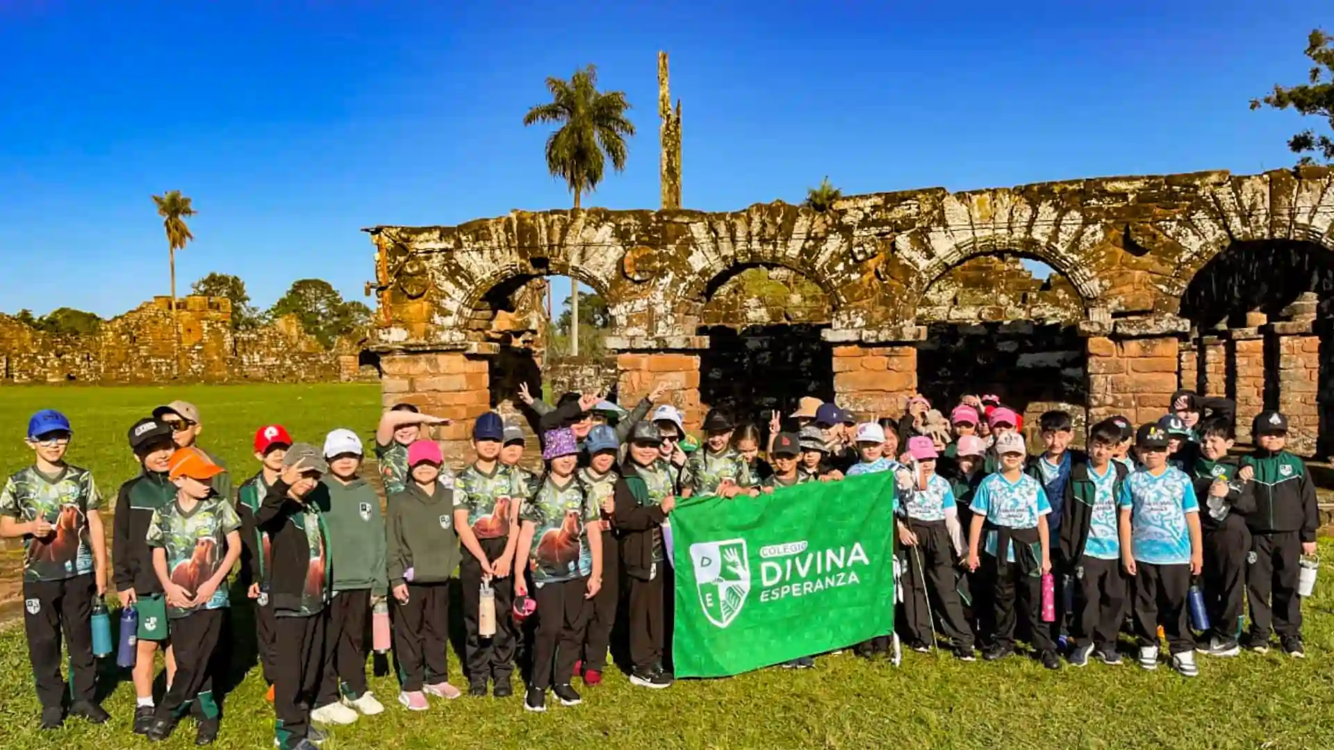  Estudiantes de tercer grado realizaron un paseo didáctico a las Ruinas Jesuíticas