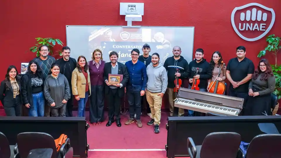 La UNAE recibió al maestro Stefano Pavetti en un conversatorio sobre formación, creación y experiencia artística internacional
