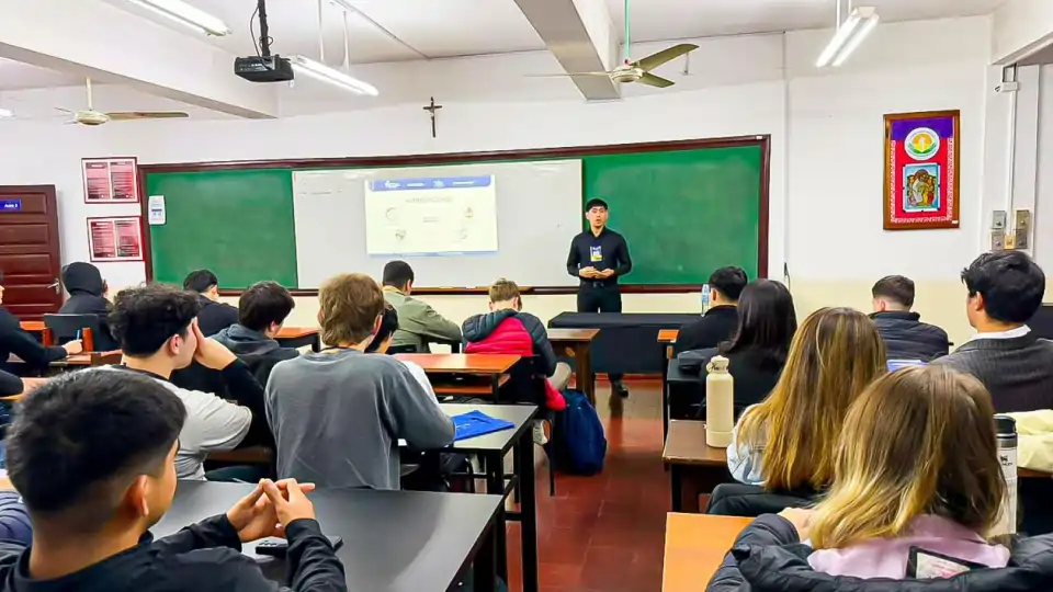Reciente egresado de Análisis de Sistemas Informáticos presentó los resultados de su TFG en el IX Congreso en Ciencia, Cultura y Sociedad