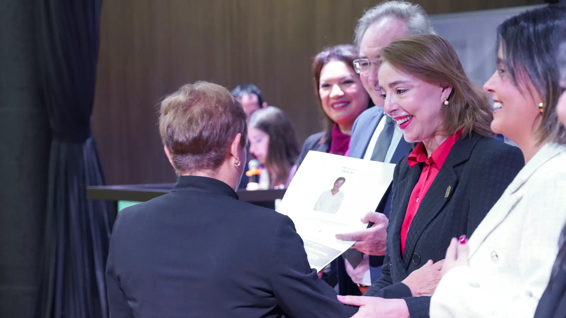 UNAE fue sede del cierre de la XVI Escuela de Formación Política de Mujeres Líderes de Itapúa