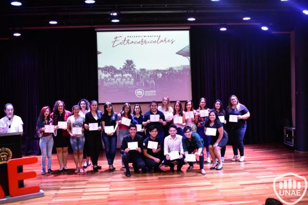 extracurricular-unae-2019-11D74FCB5A-87DD-D8BF-868D-C6A6E9A03974.jpg