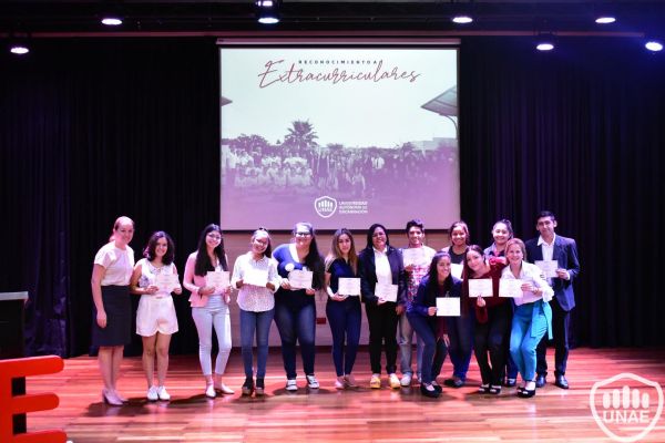 extracurricular-unae-2019-9D8D67A30-14CC-CC1B-8BD7-9EA9400FA393.jpg