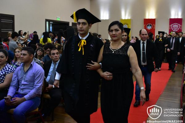 dsc-0166-graduacion-201998D40918-1C46-263F-052B-B9200033FBD6.jpg
