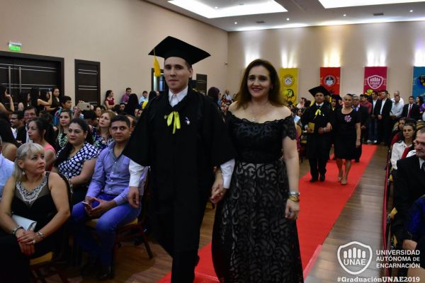 dsc-0169-graduacion-20193E486452-0628-3B77-6C0E-DA2473AE185B.jpg