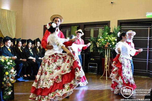 dsc-0219-graduacion-201927D88C51-31AD-A270-806D-70144E5E93DA.jpg