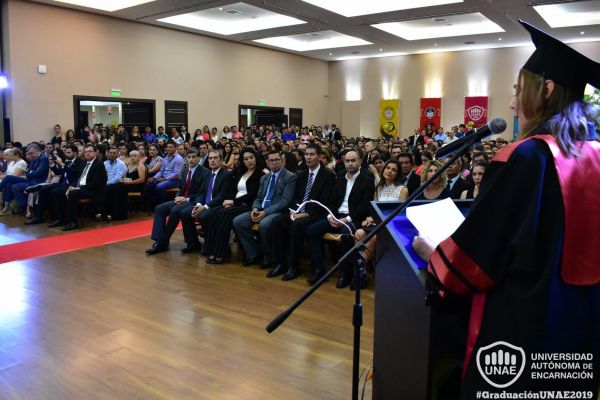 dsc-0240-graduacion-2019FCDA25CD-764E-47E8-897B-BE753CB3E9A7.jpg