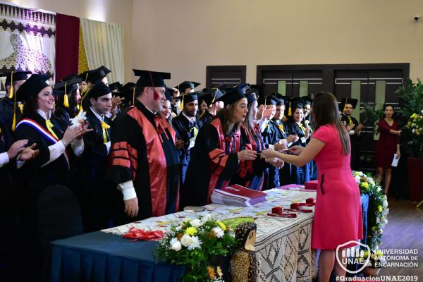 dsc-0289-graduacion-20195503CD74-88E4-ACC5-9D9D-5D0ABEEB2A24.jpg