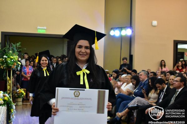 dsc-0307-graduacion-201998A62290-9024-8A4C-D3BD-E8F3FFD67262.jpg