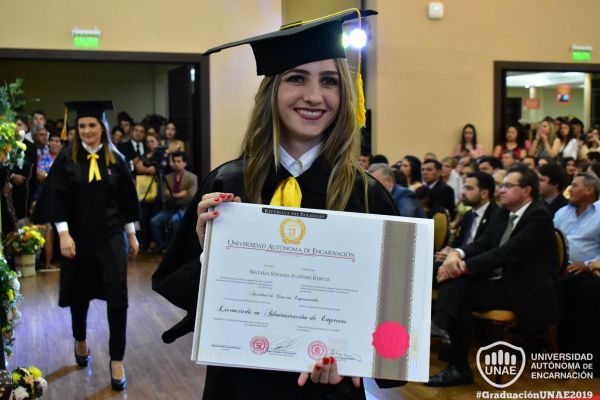 dsc-0359-graduacion-2019364881FD-2C93-A381-7AC7-338DE4F086AC.jpg