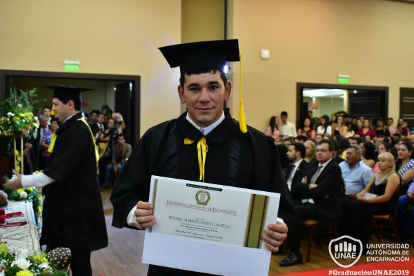 dsc-0393-graduacion-20199EC2EFAA-7BF1-A815-B24B-6F9E754B92B7.jpg