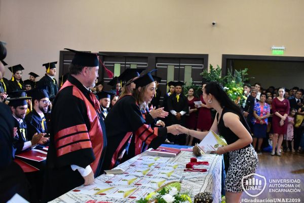 dsc-0418-graduacion-20190B8CEFDF-CBE9-AD9B-4135-598385222F48.jpg