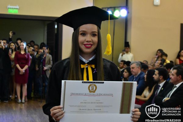 dsc-0520-graduacion-201996EEDDFE-2B09-C5D6-2A31-33B17D59E355.jpg