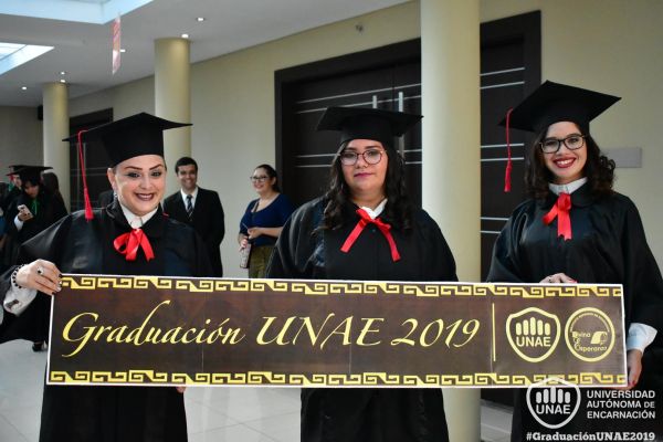 dsc-0531-graduacion-20199029FD99-B653-08BC-1648-CE6EC74ACF25.jpg