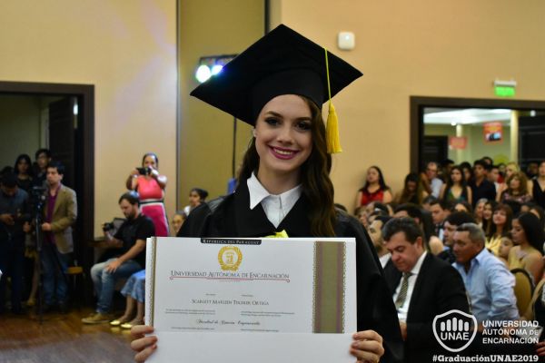 dsc-0563-graduacion-2019B920DF58-BA66-06D3-7E79-41EBC4BA88FA.jpg