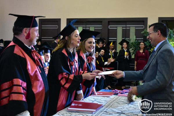 dsc-0566-graduacion-20191BB11335-C7BE-5AC9-9A81-39C306E5EF21.jpg