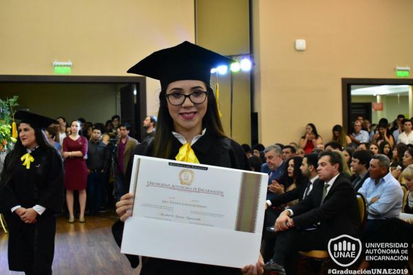 dsc-0594-graduacion-20190931924B-A2E3-DA1A-553B-A5297424392E.jpg