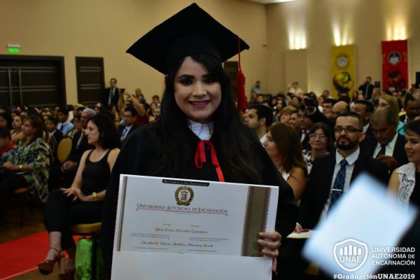 dsc-0883-graduacion-201943D06E24-7728-52C7-A045-790FFA4664B7.jpg