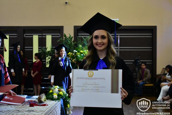 dsc-0975-graduacion-201915679CA7-5DD8-1C40-00CD-F0BB1F3D089E.jpg