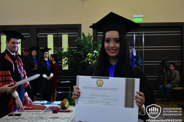 dsc-0980-graduacion-20197F4CB557-BF11-3BFE-8936-BBEB4A917112.jpg