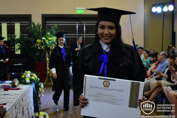 dsc-0983-graduacion-201918037C08-F357-F359-2390-C279D2DBA3B2.jpg