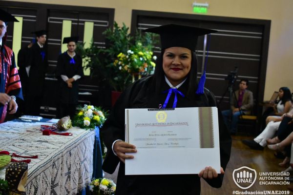 dsc-0988-graduacion-2019C4796A3D-80B5-0009-10EC-7C56A90EDA3F.jpg