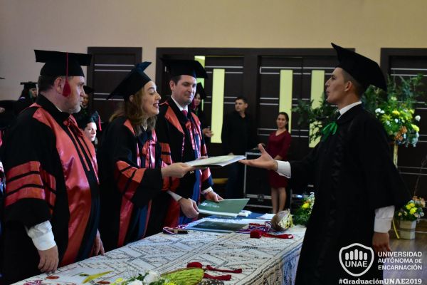 dsc-0999-graduacion-201993BD0D72-E610-6D1A-B3EF-863AE7F12948.jpg