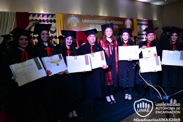 graduacion-post-grado-unae-2019-16331156D3E-246A-36F3-6B49-249C708B4D3A.jpg