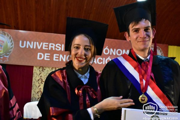 dsc-0007-graduacion-201933137E62-F926-BD6D-29EA-415966DA8E09.jpg