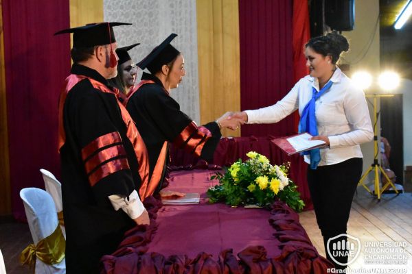 dsc-0039-graduacion-201943B43C98-93A5-B042-B24E-FED9DBFE8453.jpg