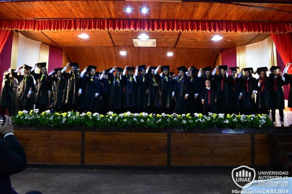 dsc-0111-graduacion-2019520839C6-6D83-5CA6-BED1-D3D9F6A5E369.jpg