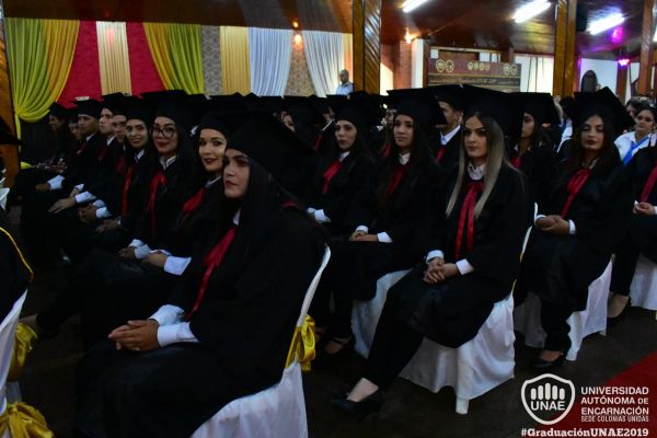 graduacion-colonias-unidas-unae-105DAA78C5A-27CF-FAF6-926A-658B0E0FDB96.jpg