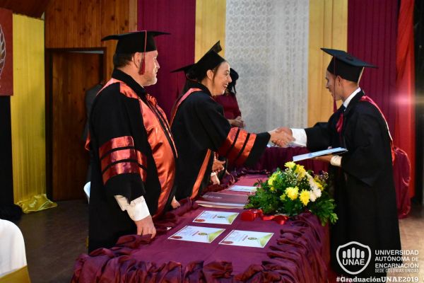 graduacion-colonias-unidas-unae-147637396CC-BFE2-4134-1816-FEFB1F9D50C7.jpg