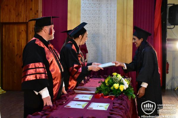 graduacion-colonias-unidas-unae-159570F9398-E2C3-FE53-87EC-02FF8D67C8DF.jpg