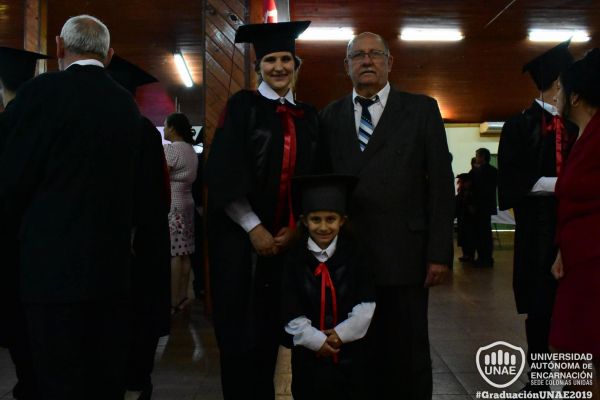 graduacion-colonias-unidas-unae-3999625BFE-C65C-BCFA-87D3-3056E6C52070.jpg